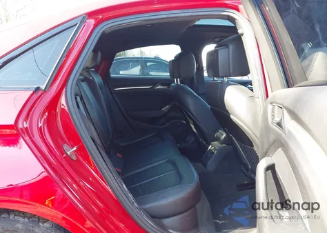 2018 Audi A3 2.0T Premium/2.0T Tech Premium z USA, uszkodzony, nr VIN WAUGUGFF9J1031263